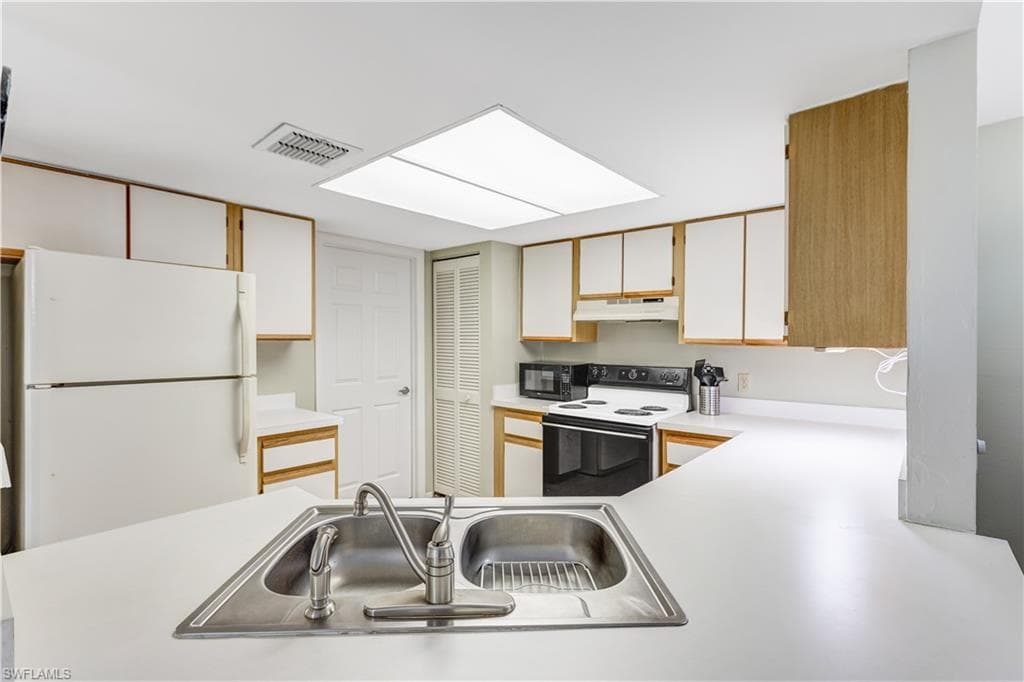 3130 Seasons WAY # 415, ESTERO FL 33928-6