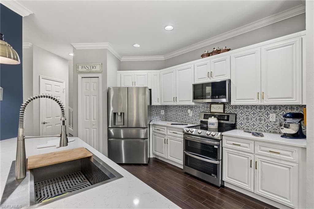 9154 Estero River CIR, ESTERO FL 33928-4