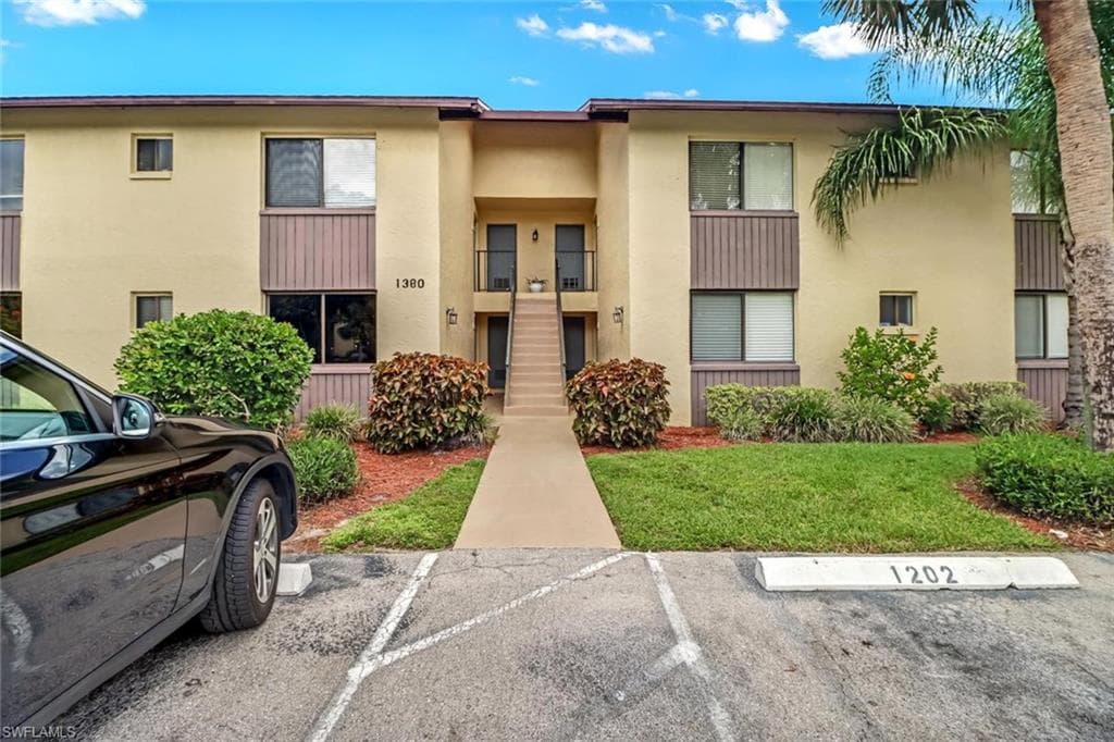 1390 Green Valley CIR # 1101, NAPLES FL 34104-1