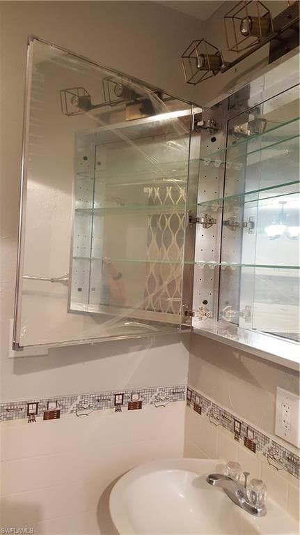 6870 Golden RD-13