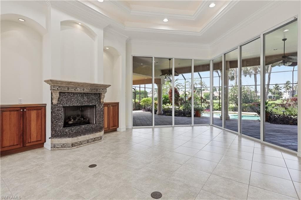 1687 Persimmon DR-15
