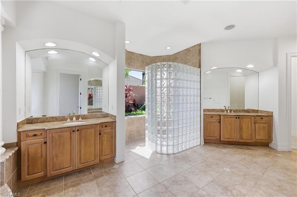 1687 Persimmon DR-33