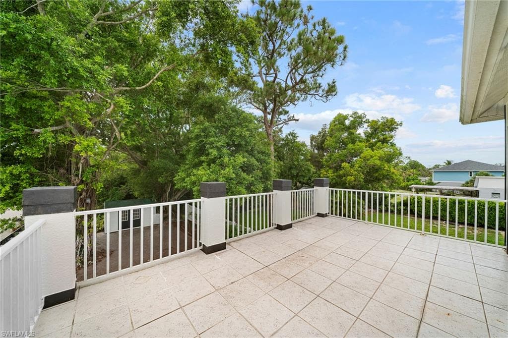 4011 Tarpon AVE-25