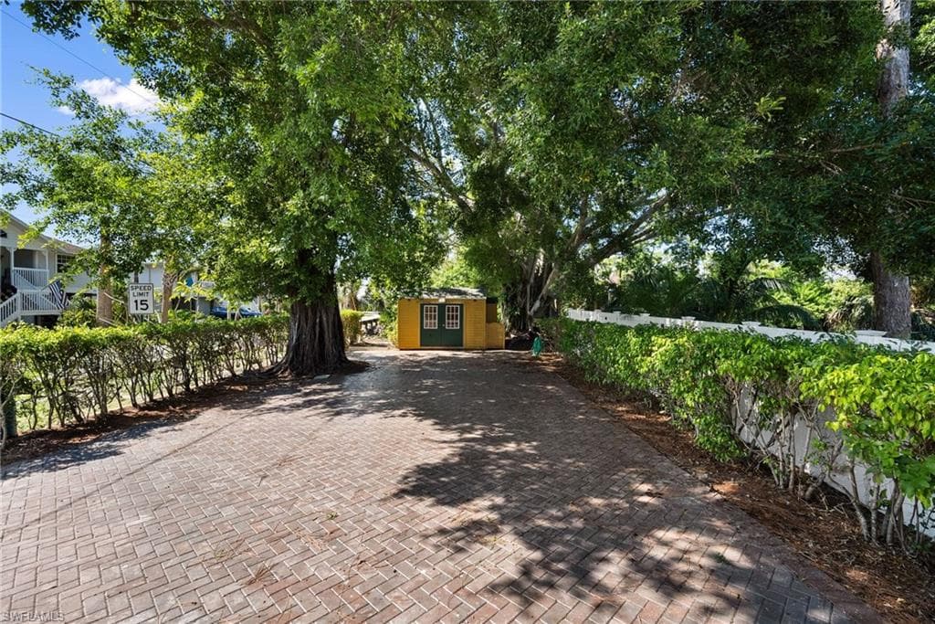 4011 Tarpon AVE-30