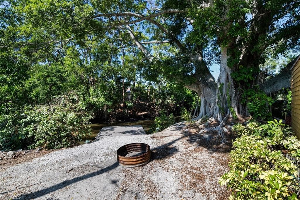 4011 Tarpon AVE-32