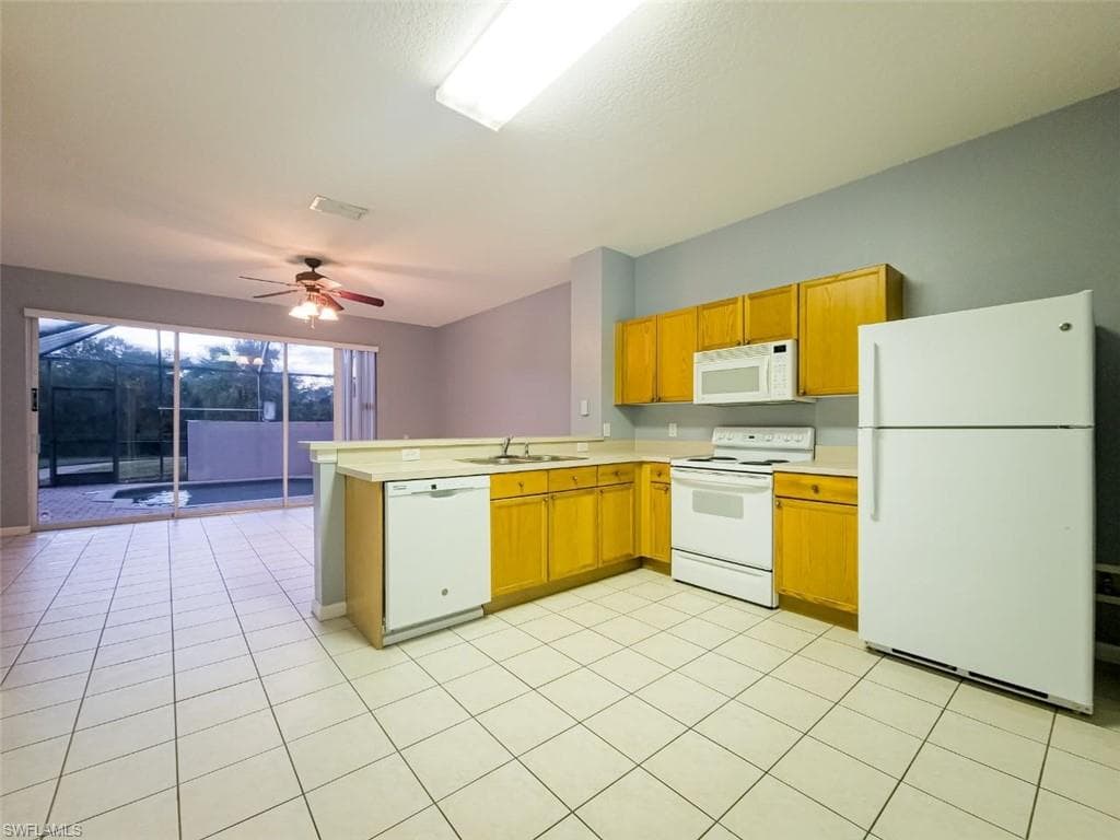 2332 SILVER PALM DR, KISSIMMEE FL 34747-2