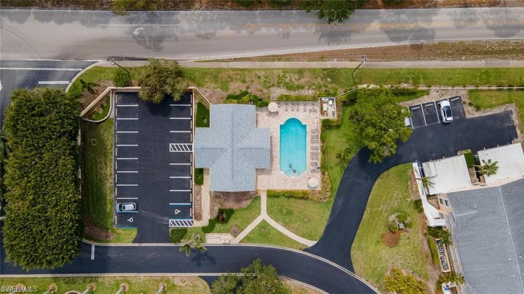 760 Wiggins Lake DR # 205, NAPLES FL 34110-30