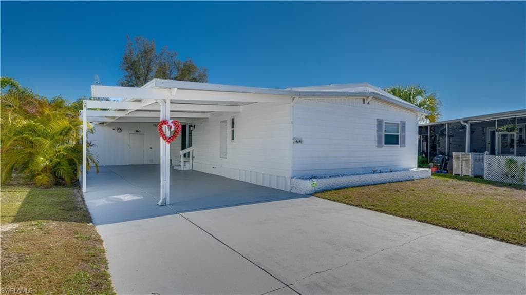 14641 Paul Revere LOOP, NORTH FORT MYERS FL 33917-5