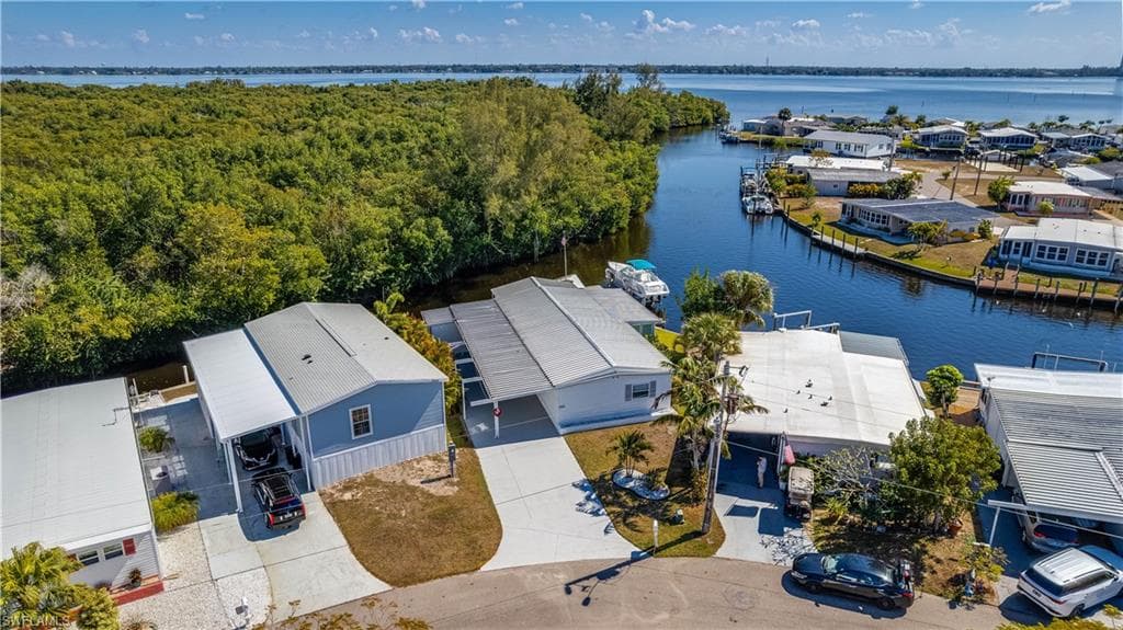 14641 Paul Revere LOOP, NORTH FORT MYERS FL 33917-25