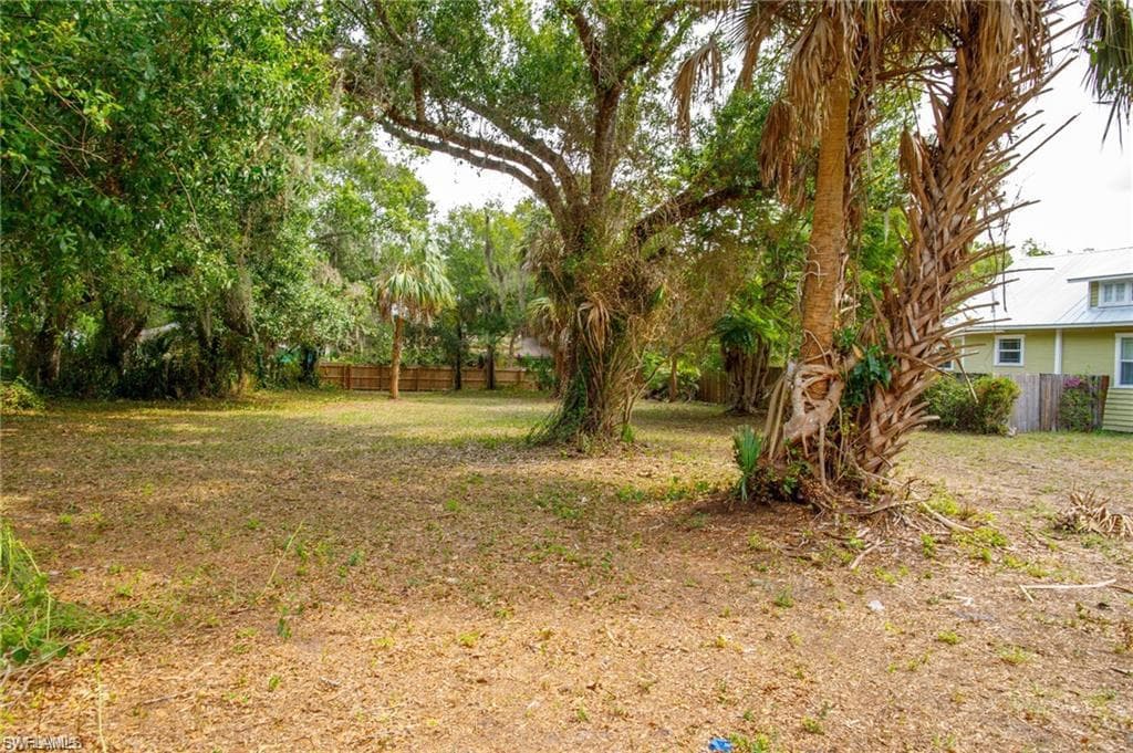 2753 2nd ST, FORT MYERS FL 33916-1