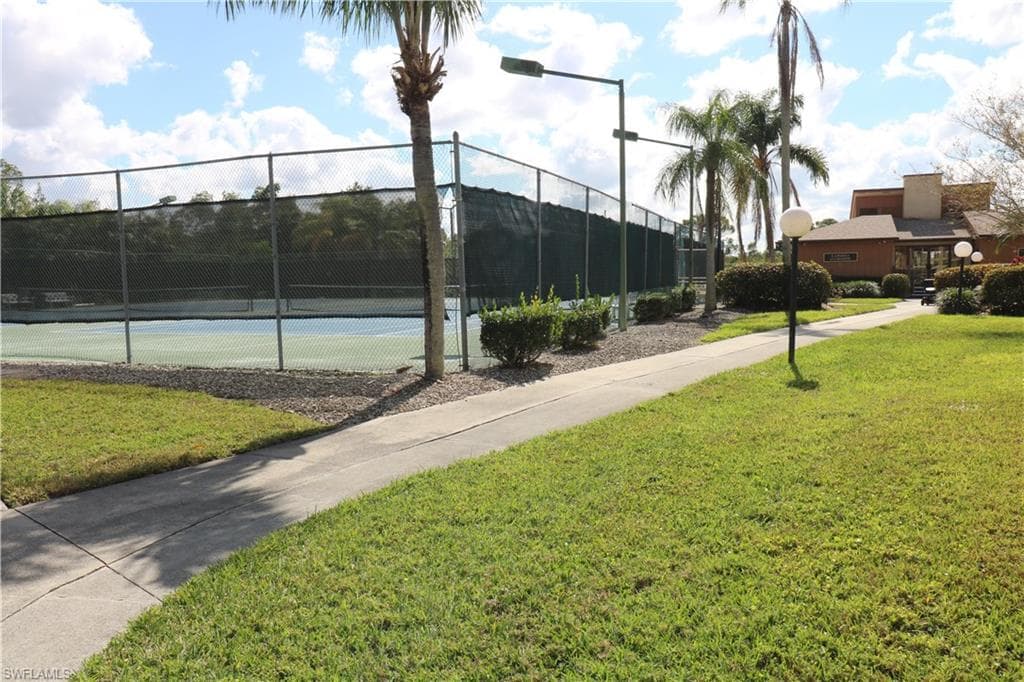 5755 Foxlake DR # C, NORTH FORT MYERS FL 33917-39