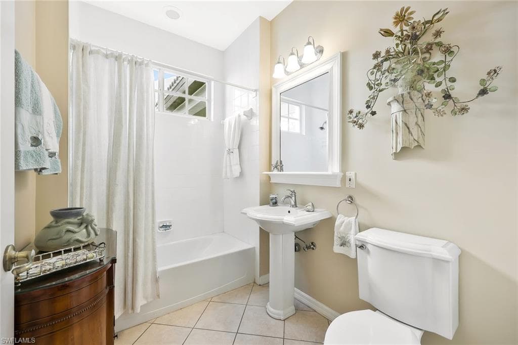 2180 Hawksridge DR 2002-16
