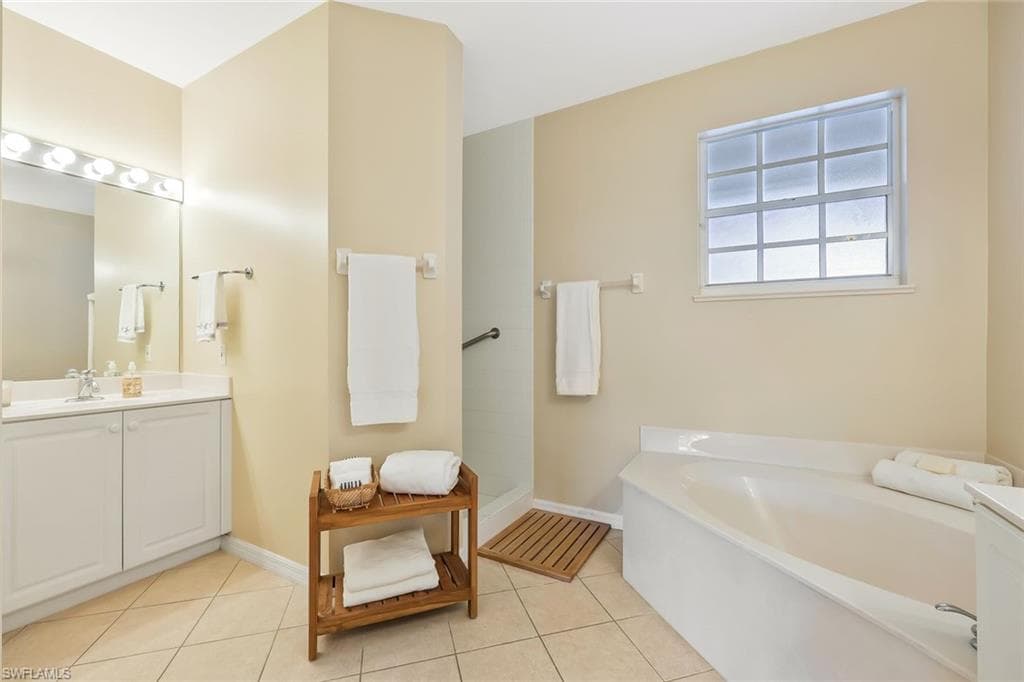 2180 Hawksridge DR 2002-14