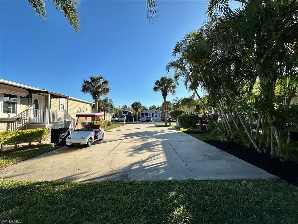 1623 Diamond Lake CIR, NAPLES FL 34114-9