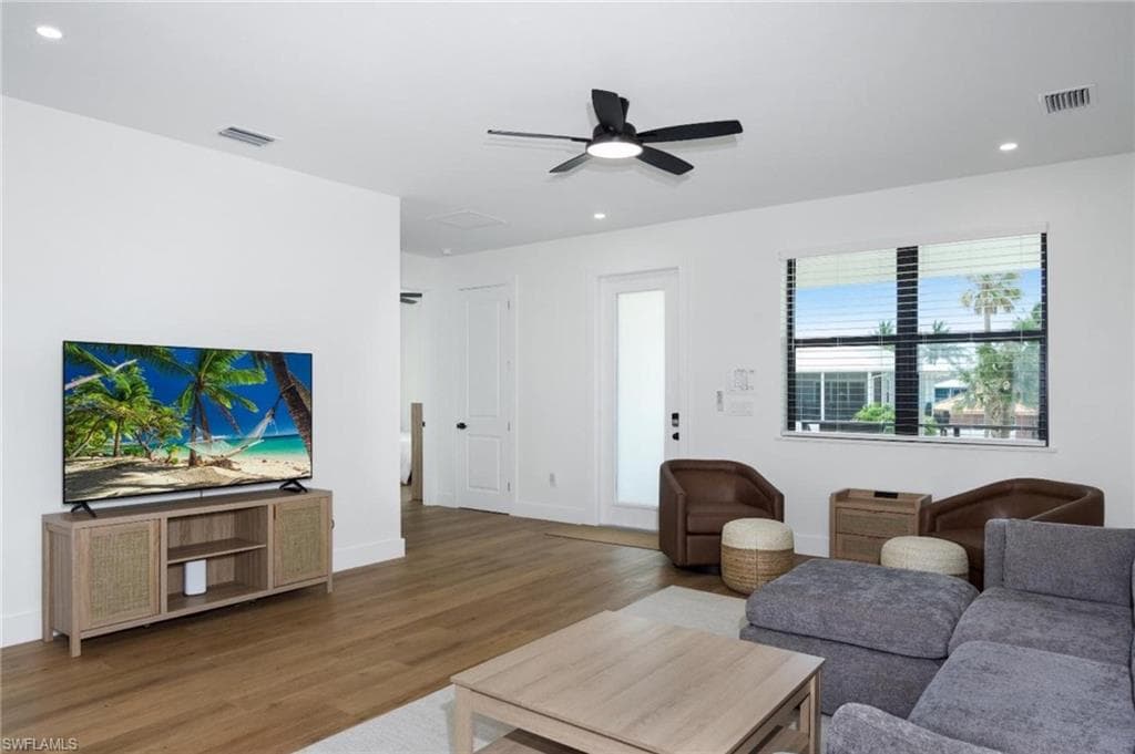 170 Washington AVE, FORT MYERS BEACH FL 33931-8