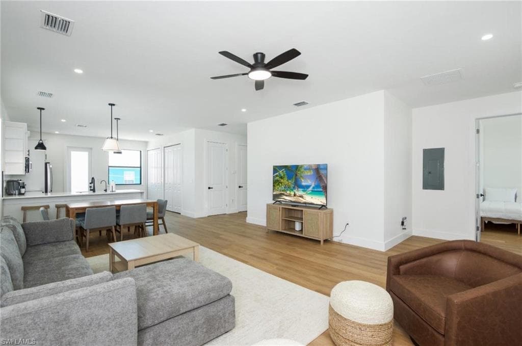 170 Washington AVE, FORT MYERS BEACH FL 33931-7