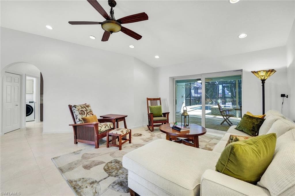 10341 Regent CIR, NAPLES FL 34109-4