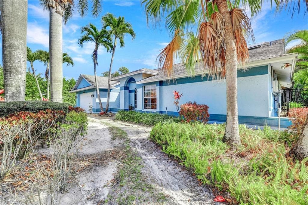 10341 Regent CIR, NAPLES FL 34109-23