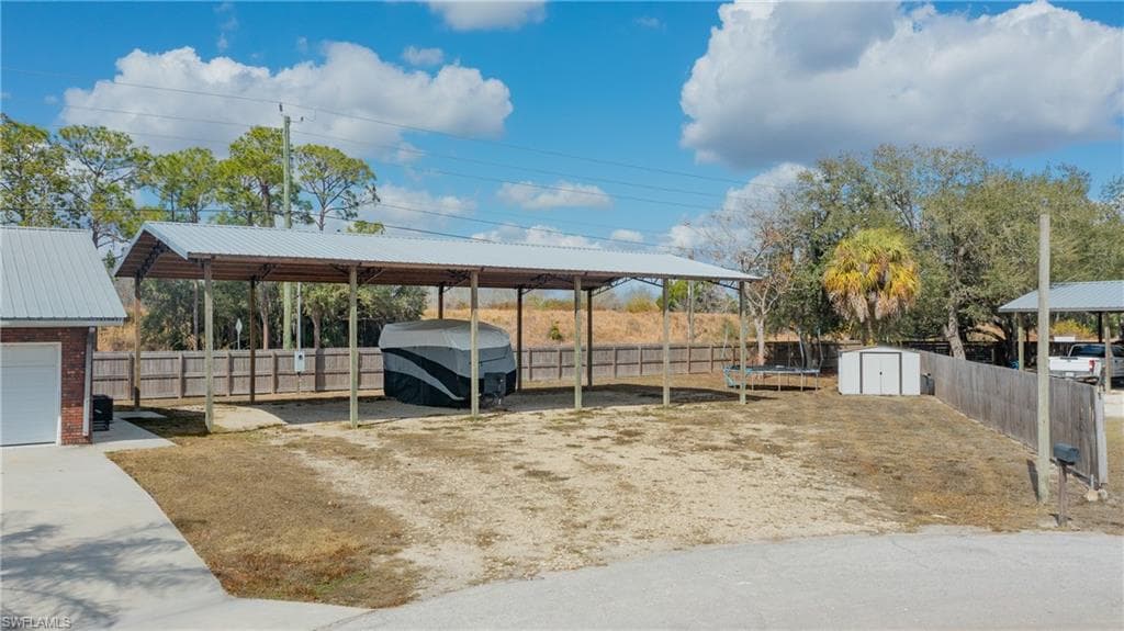 845 Quail RUN, FORT DENAUD FL 33935-24