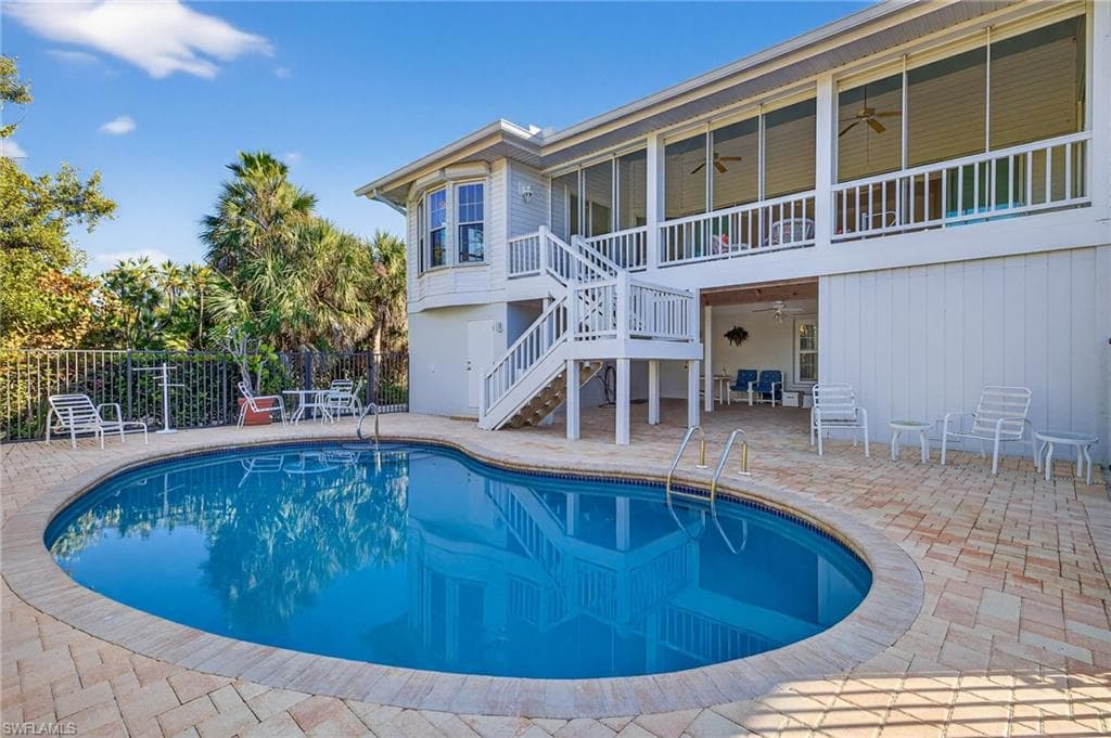 5243 Indian CT, SANIBEL FL 33957-29