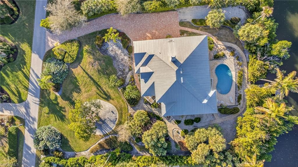 5243 Indian CT, SANIBEL FL 33957-37