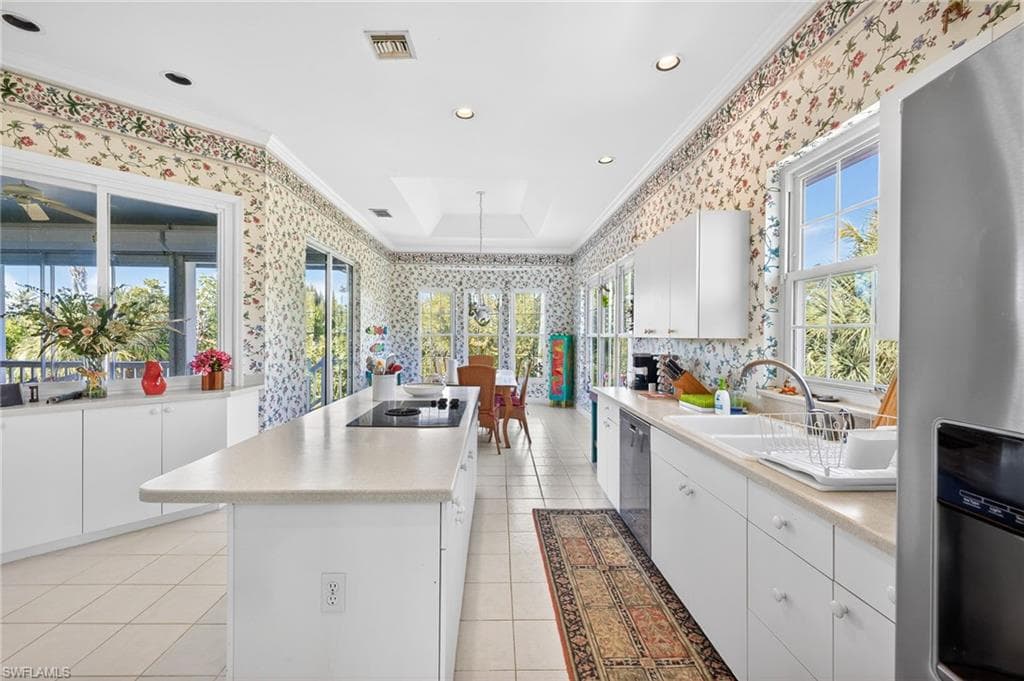 5243 Indian CT, SANIBEL FL 33957-9