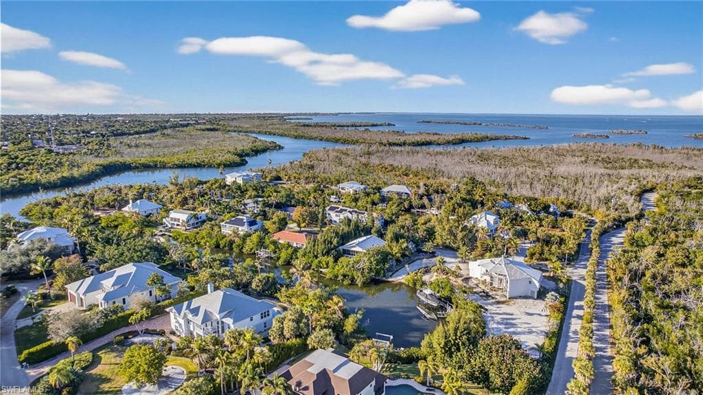 5243 Indian CT, SANIBEL FL 33957-47
