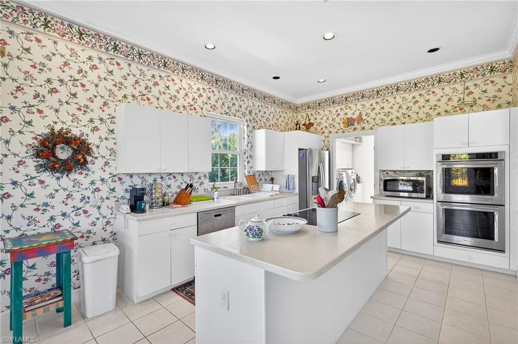 5243 Indian CT, SANIBEL FL 33957-10