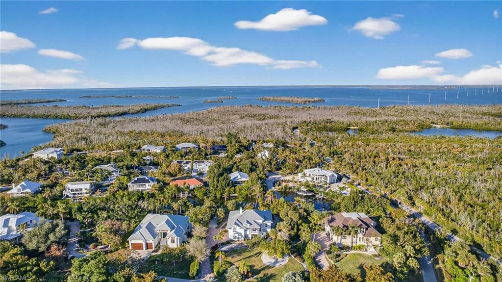 5243 Indian CT, SANIBEL FL 33957-38