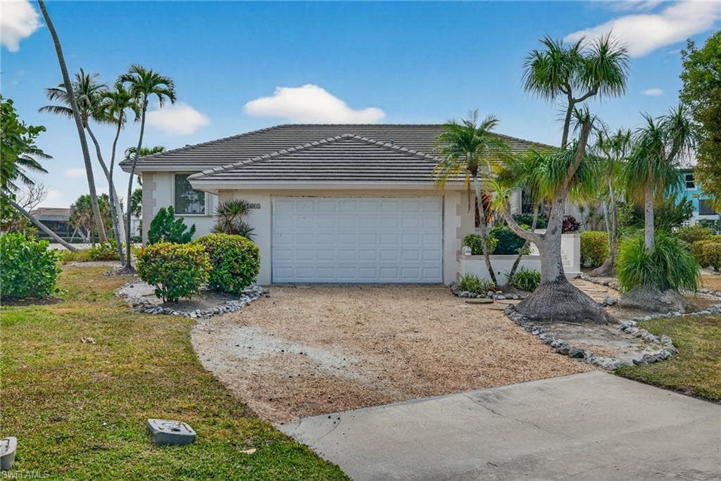 1312 Par View DR, SANIBEL FL 33957-40