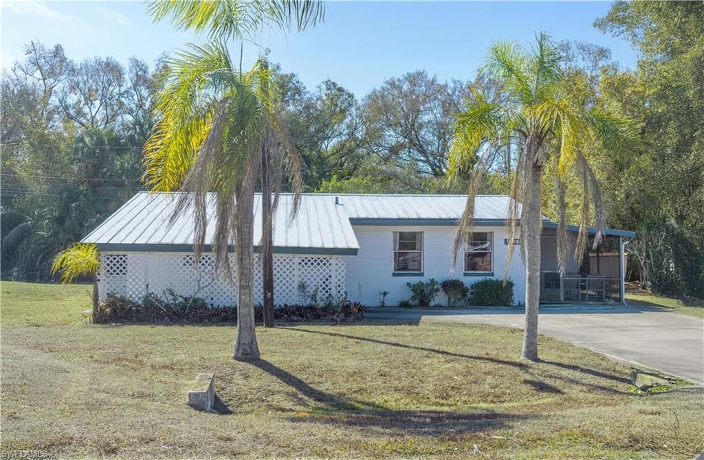 3732 Richard RD, NORTH FORT MYERS FL 33903-1