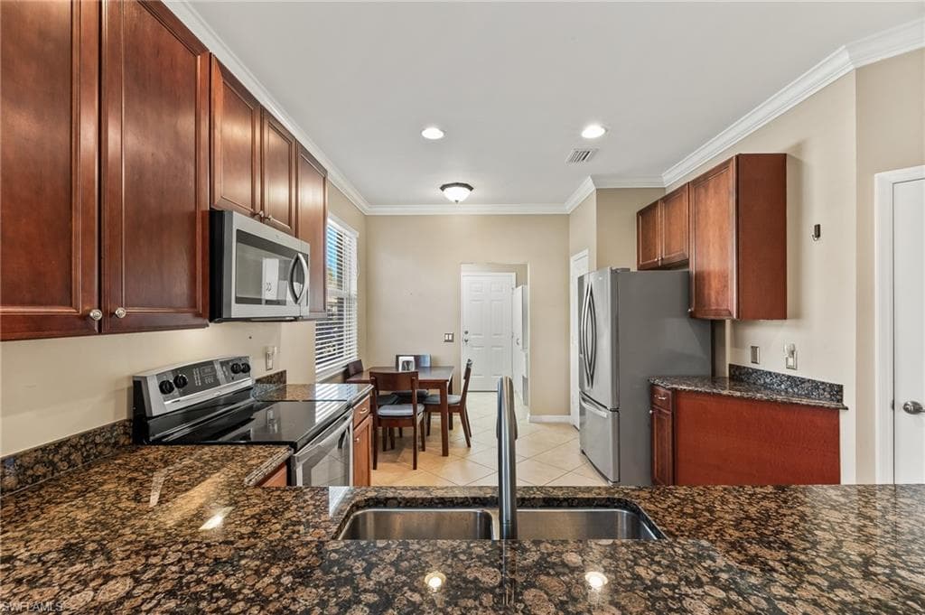 10614 Camarelle CIR N-7