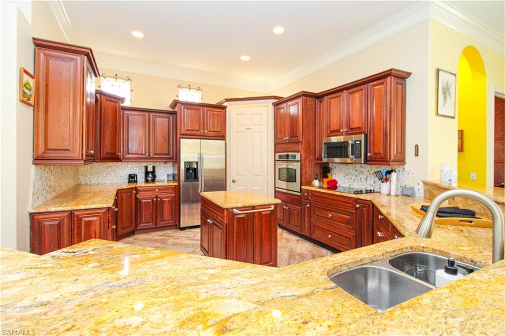 627 Soliel DR-12