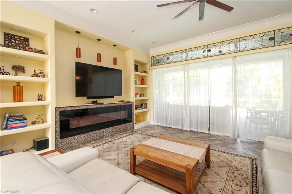 627 Soliel DR-4
