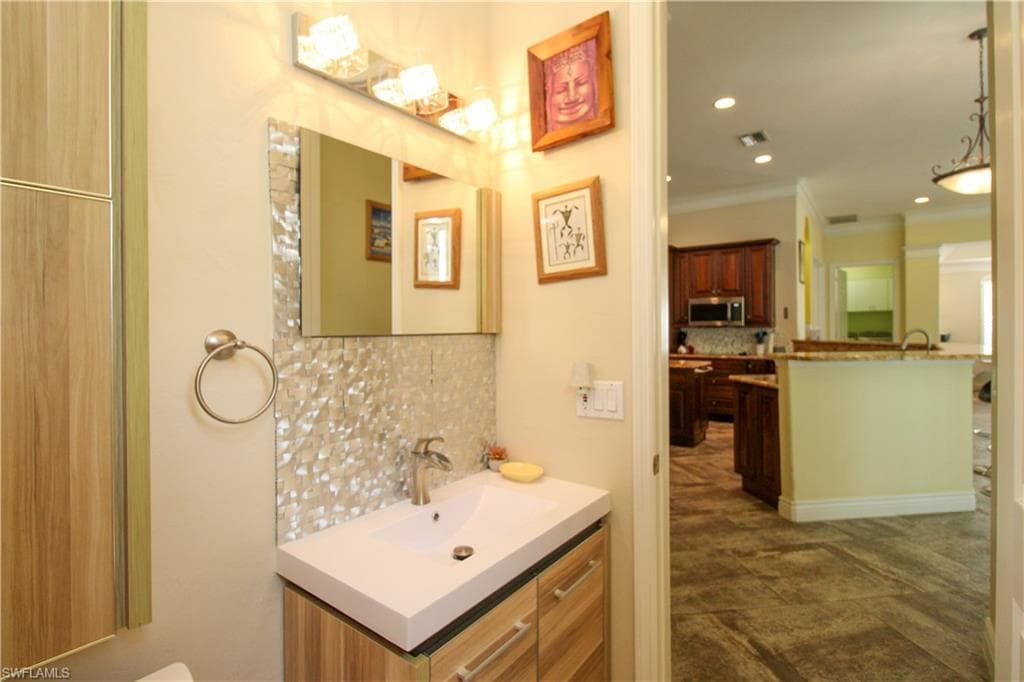 627 Soliel DR-32