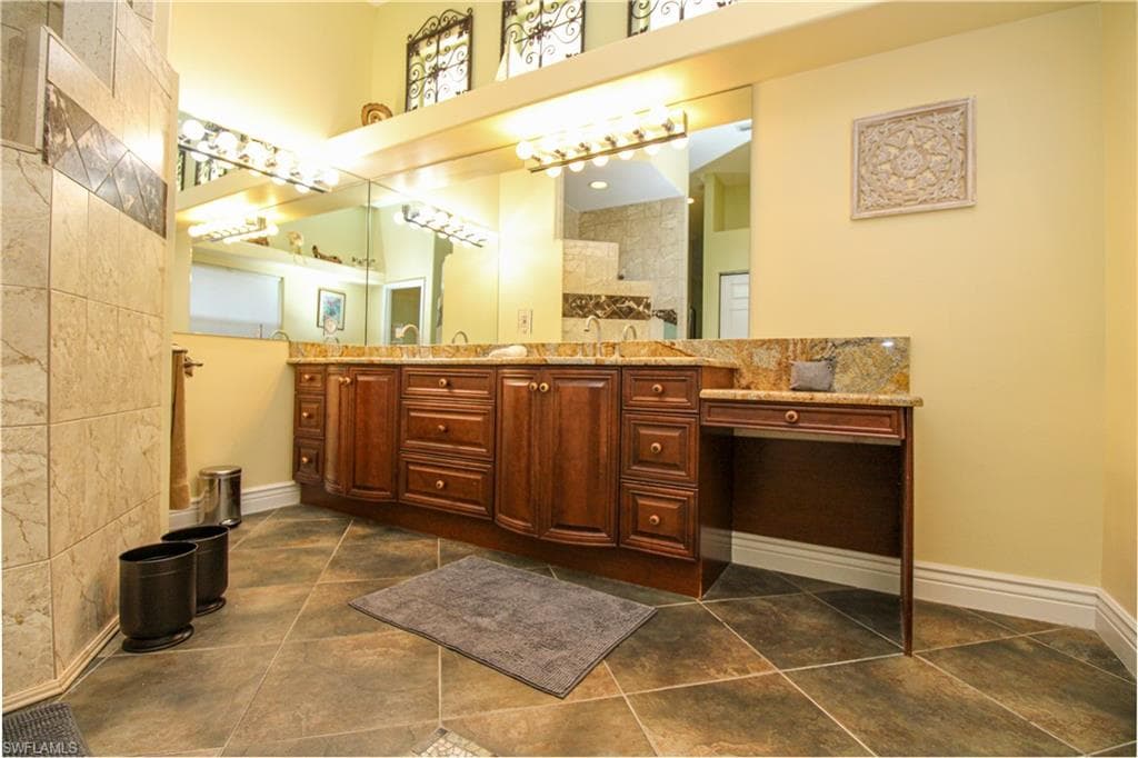 627 Soliel DR-17
