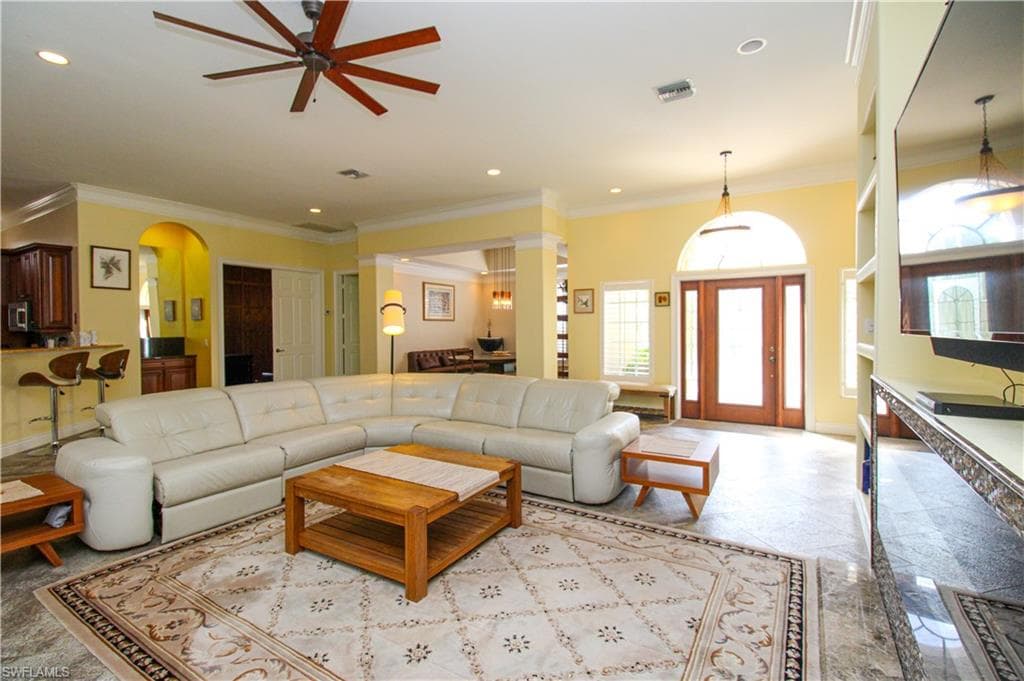 627 Soliel DR-10