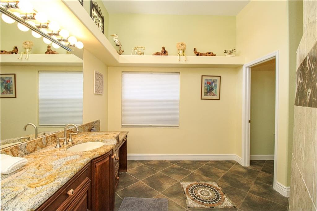 627 Soliel DR-18