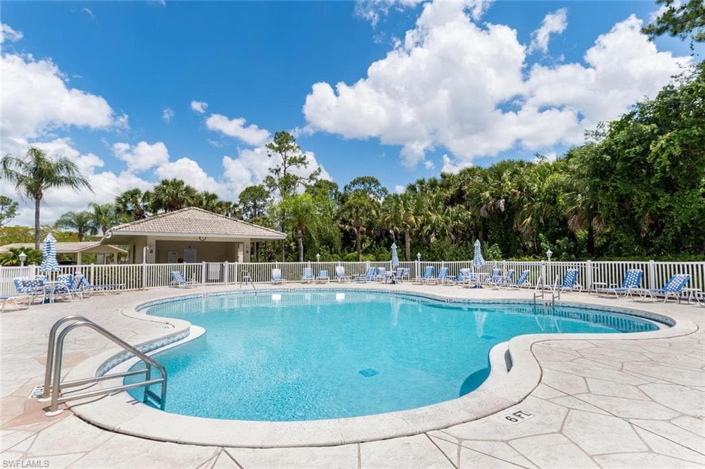 515 Gabriel CIR # 1910, NAPLES FL 34104-25