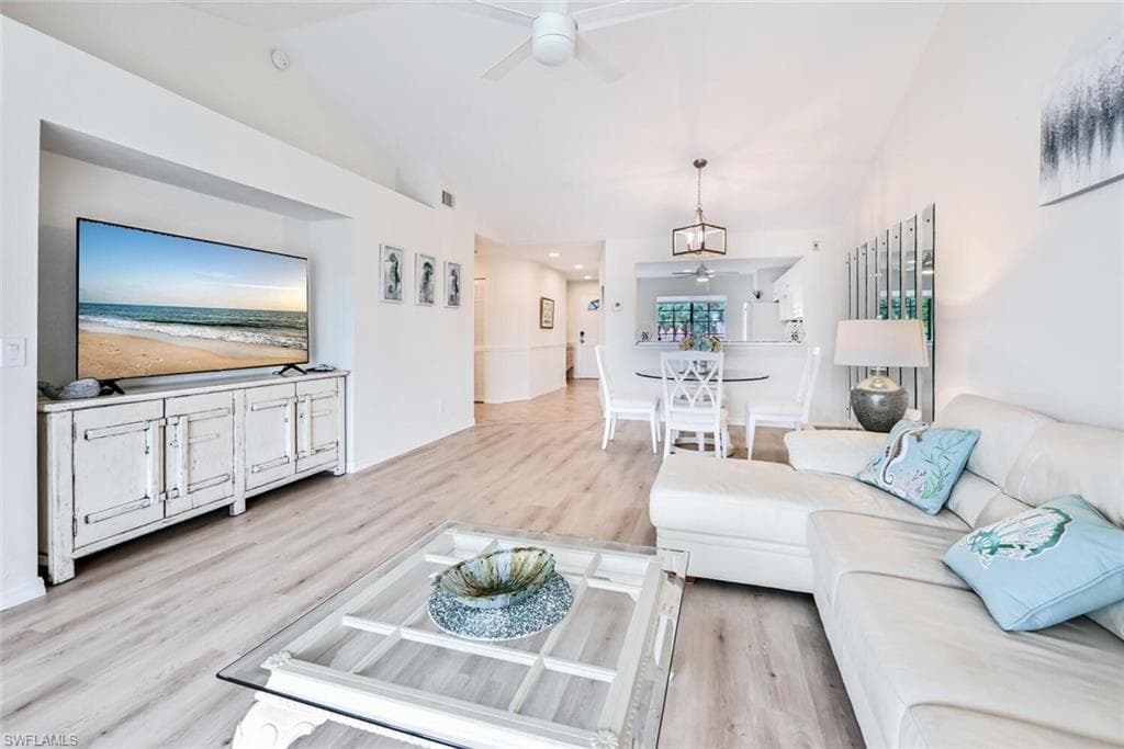 515 Gabriel CIR # 1910, NAPLES FL 34104-2