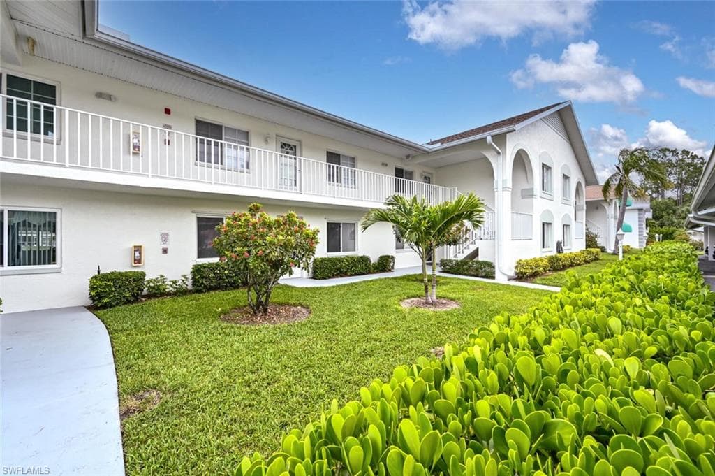 515 Gabriel CIR # 1910, NAPLES FL 34104-23
