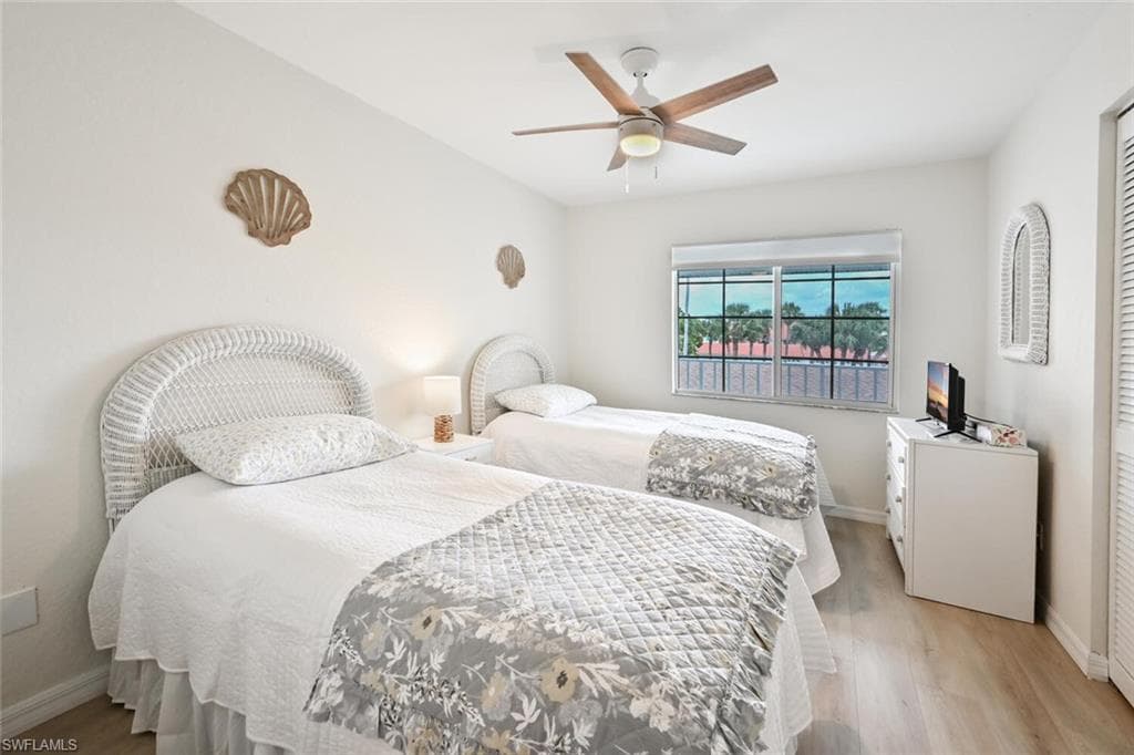 515 Gabriel CIR # 1910, NAPLES FL 34104-13