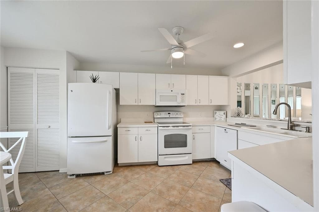 515 Gabriel CIR # 1910, NAPLES FL 34104-10