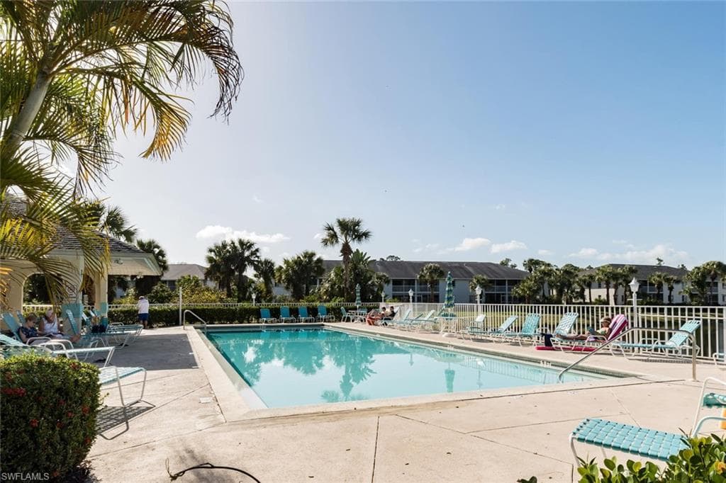 515 Gabriel CIR # 1910, NAPLES FL 34104-24