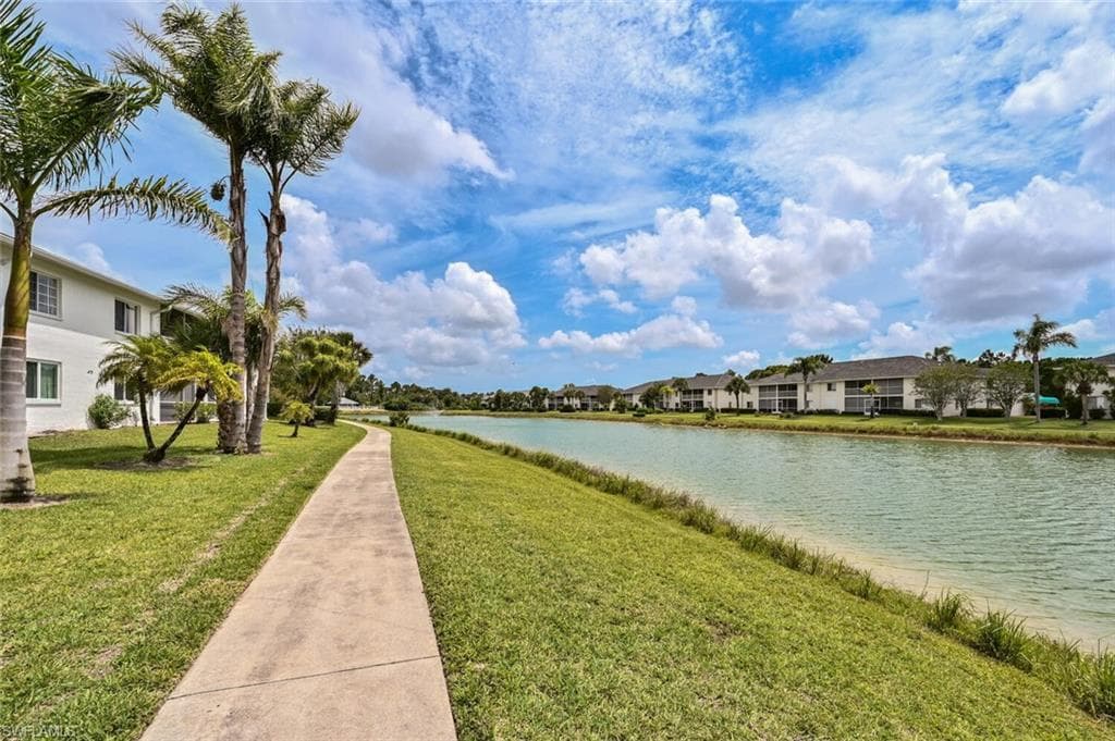 515 Gabriel CIR # 1910, NAPLES FL 34104-20