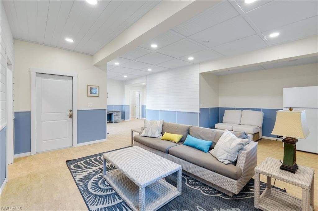 231 Sterling AVE, FORT MYERS BEACH FL 33931-23