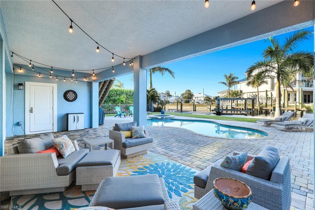 231 Sterling AVE, FORT MYERS BEACH FL 33931-33