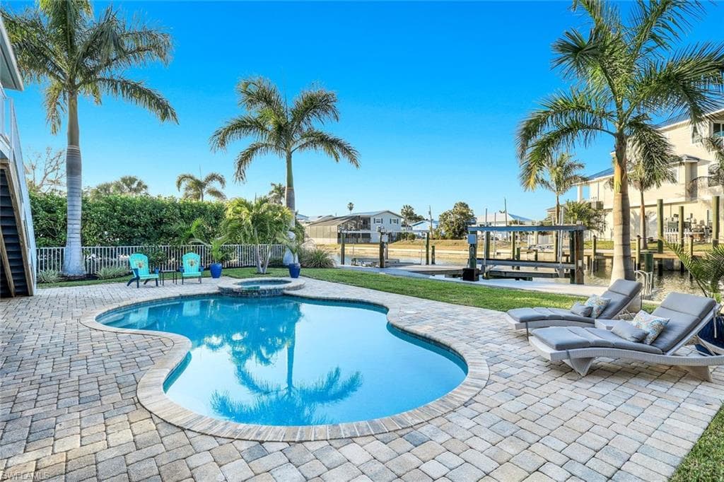 231 Sterling AVE, FORT MYERS BEACH FL 33931-37