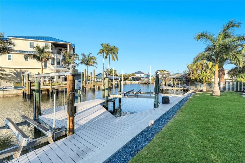 231 Sterling AVE, FORT MYERS BEACH FL 33931-39