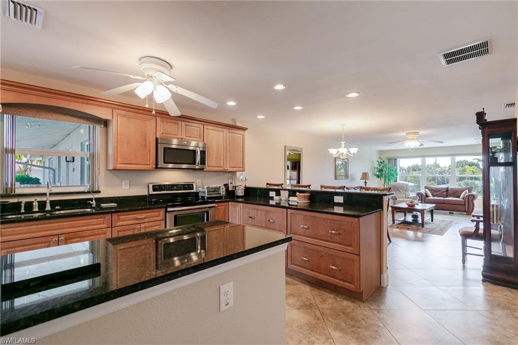208 Cape Coral PKWY E 208-6